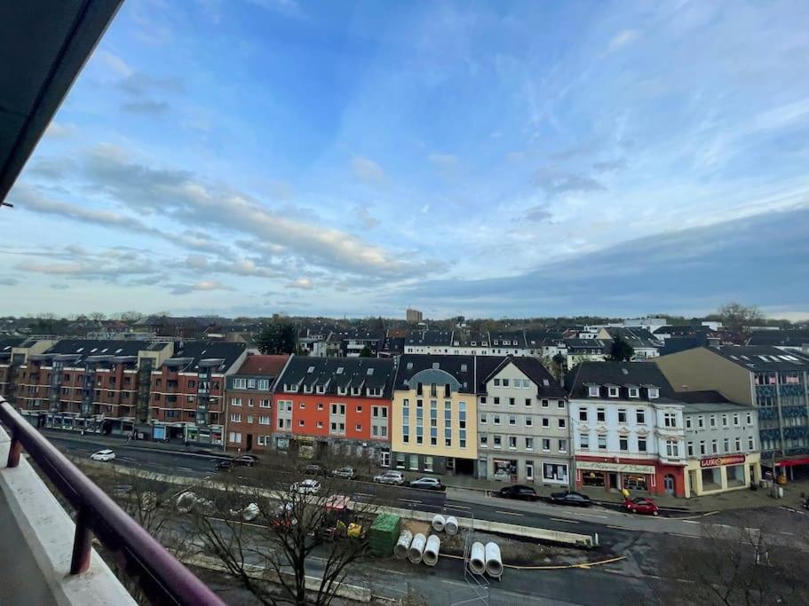 Grosse 3-Zimmer Wohnung, Zentrale Lage. Mülheim an der Ruhr Exterior foto