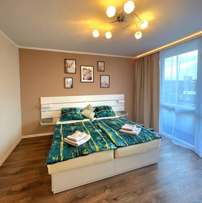 Grosse 3-Zimmer Wohnung, Zentrale Lage. Mülheim an der Ruhr Exterior foto