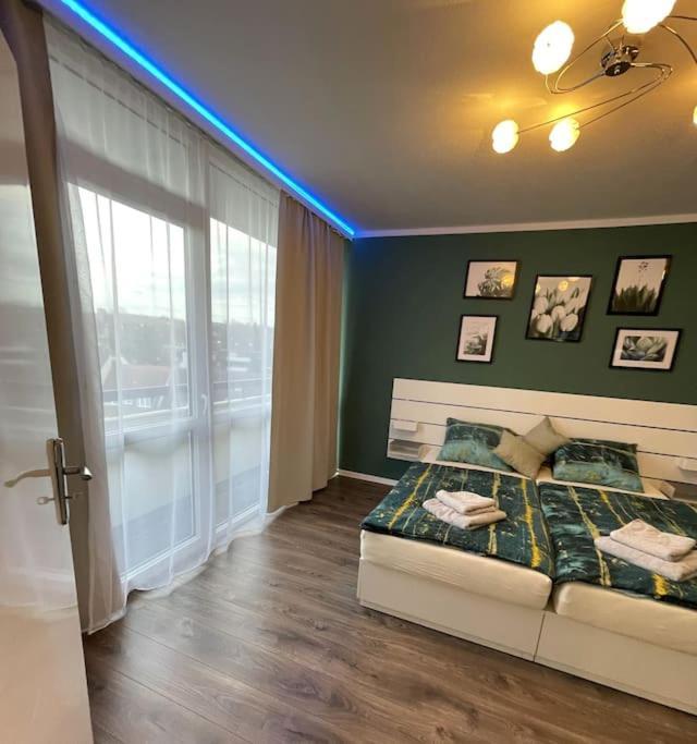 Grosse 3-Zimmer Wohnung, Zentrale Lage. Mülheim an der Ruhr Exterior foto
